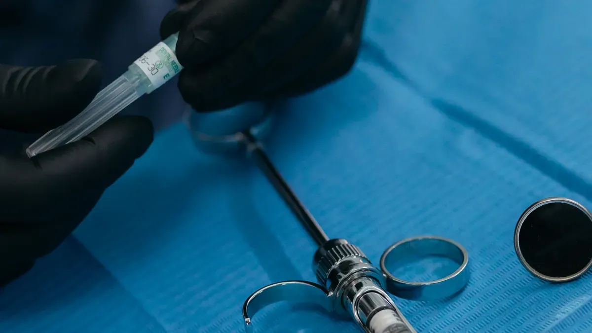 Kto dostarcza strzykawki do irygator&oacute;w dentystycznych dla klinik dentystycznych?