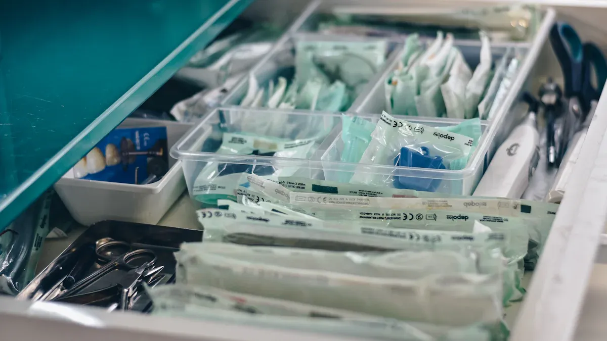 Which supplier offers luer lock syringes with needle for bulk orders?